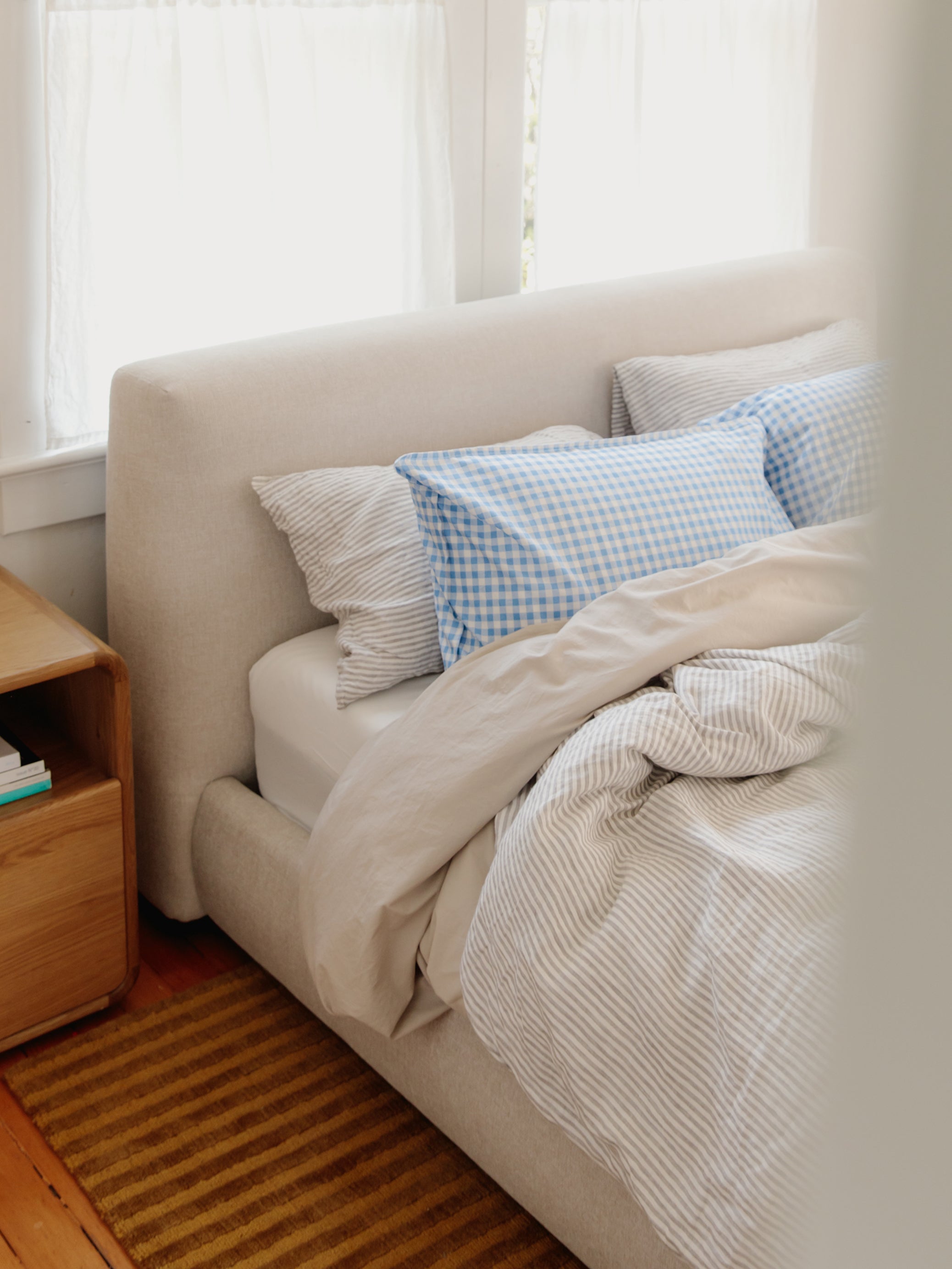 Dream Storage Bed, Queen, Latte