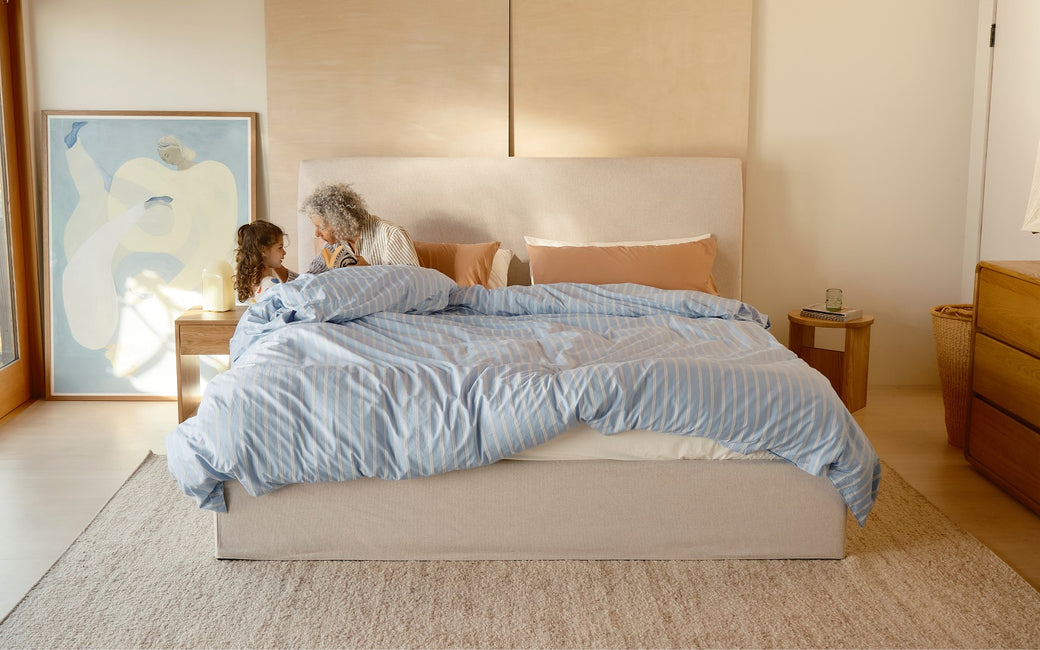 Dream Storage Bed With Tall Headboard, King, Latte