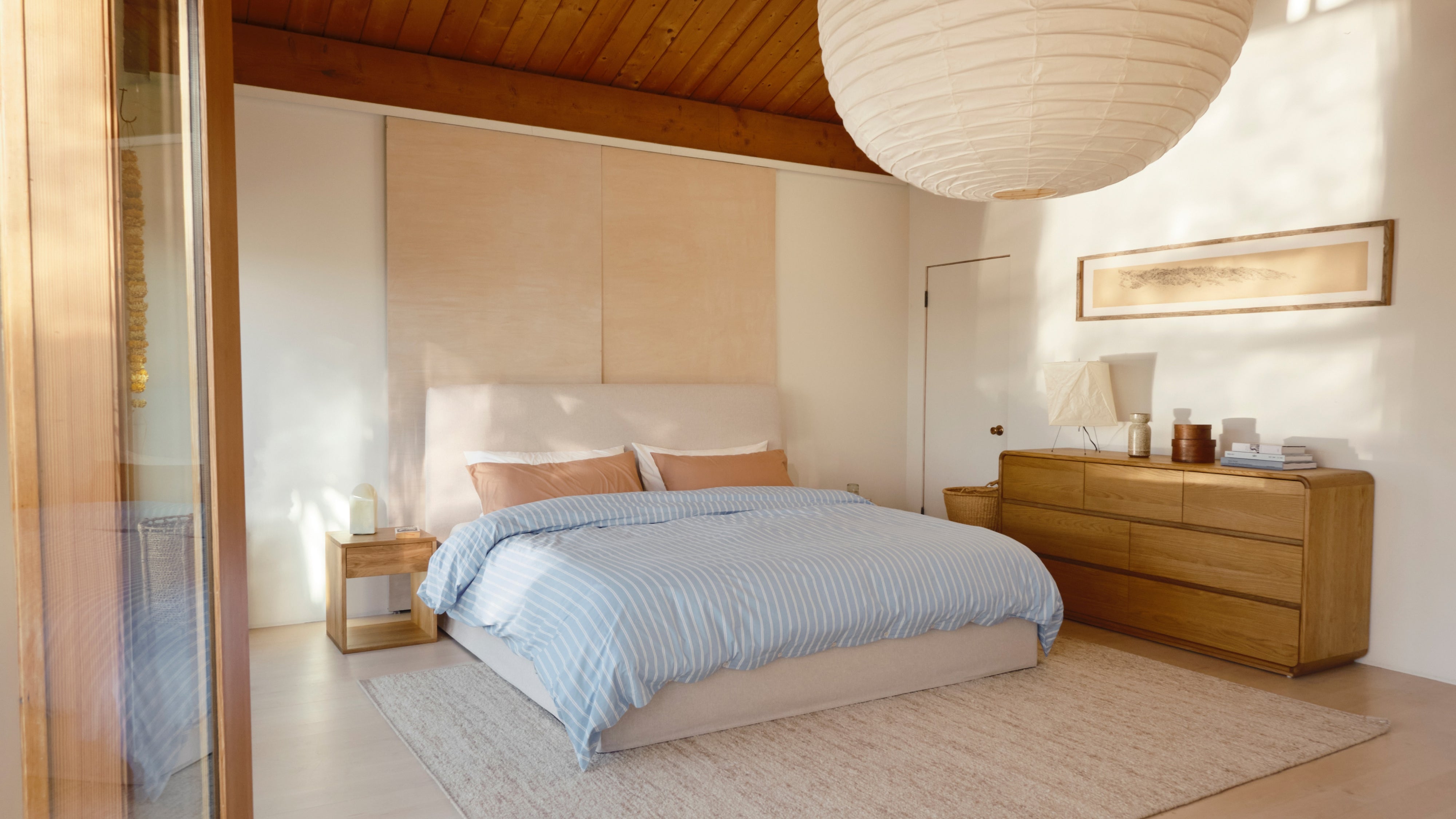 Wave Storage Bed, King, Latte