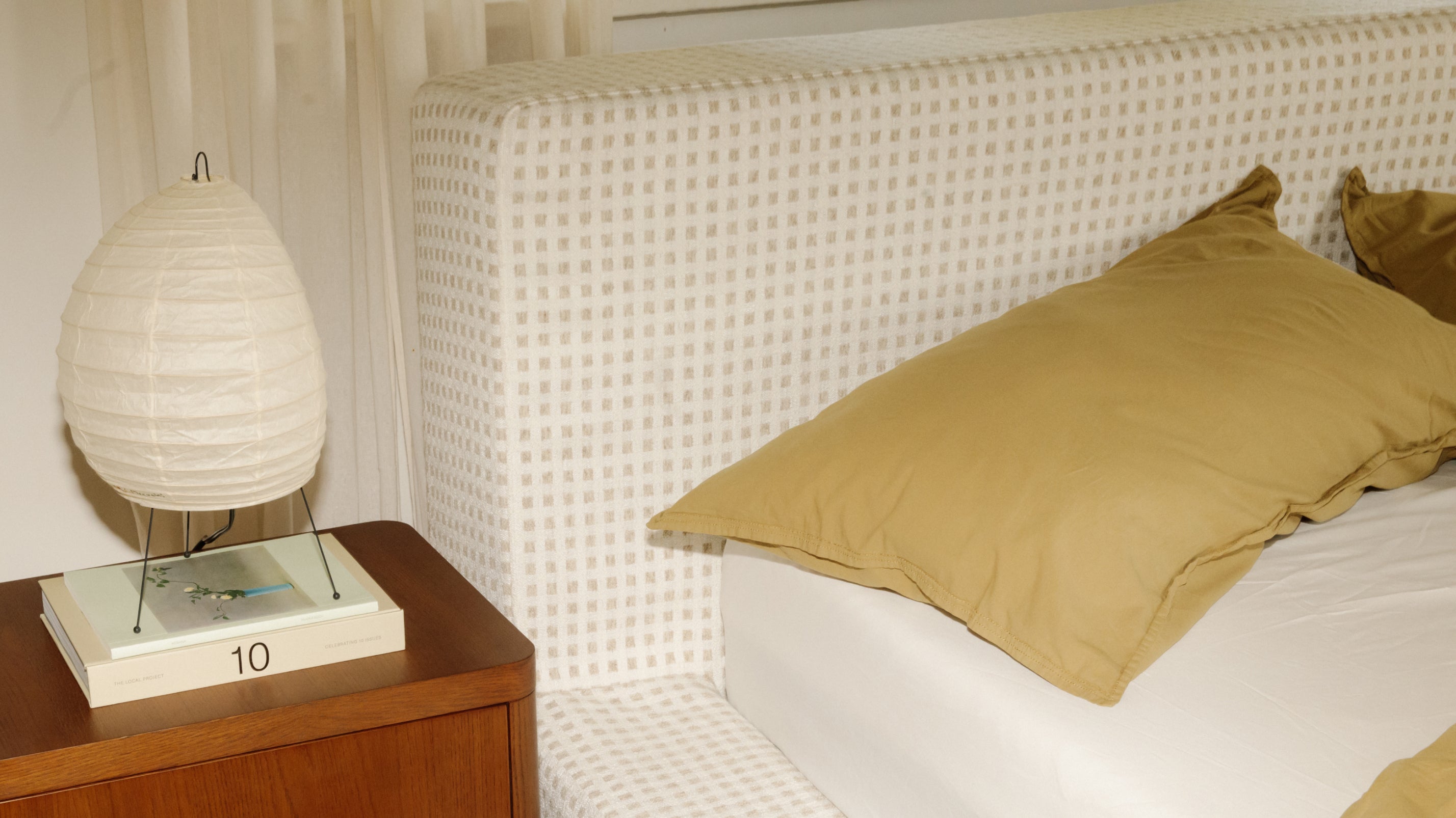 Movie Night™ Storage Bed, Queen, Carmel Check - Sundays Company CanadaBED-RN-036-193-0