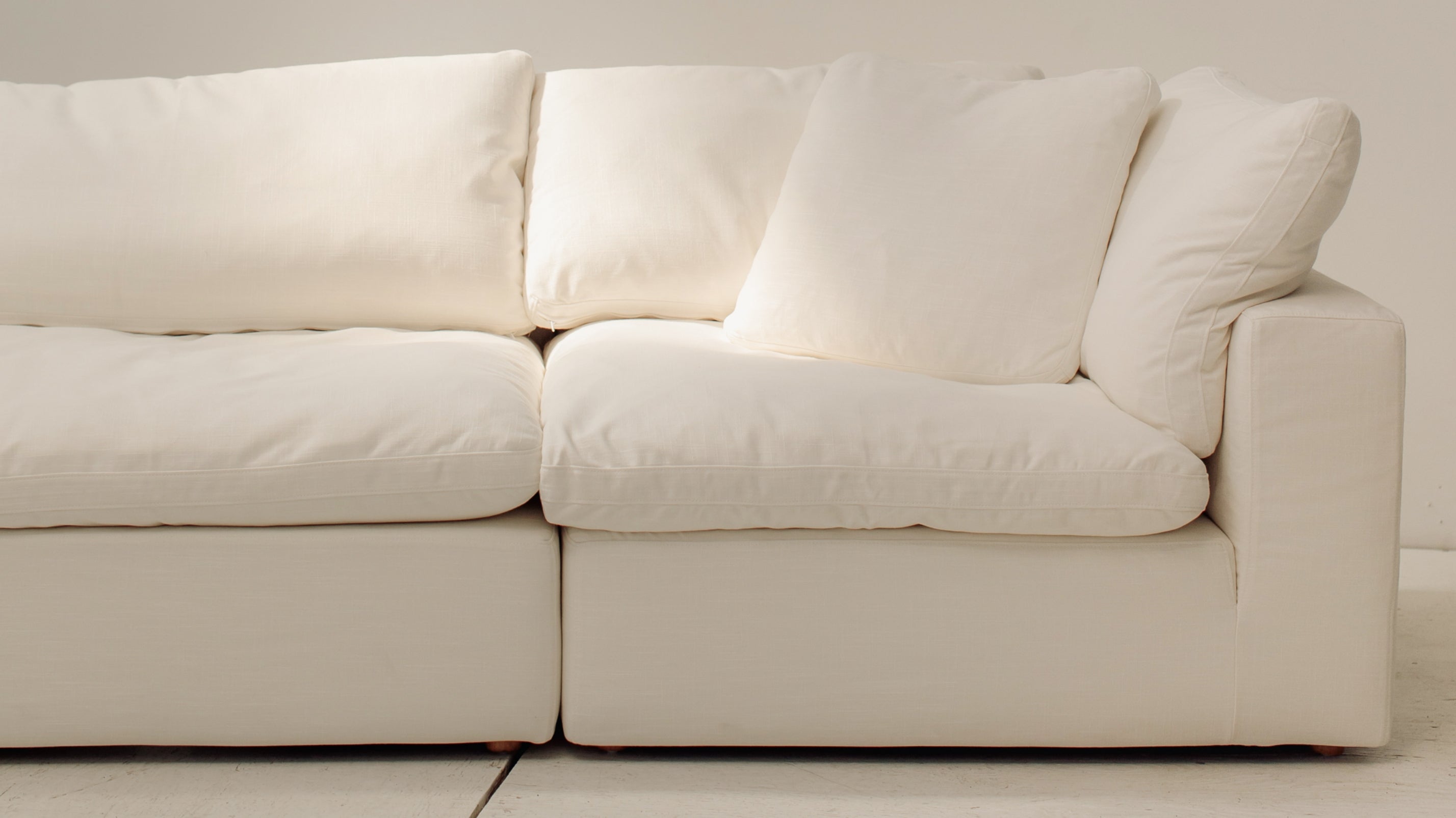 Movie Night™ Corner Chair, Large, Cream Linen (Left or Right) - Sundays Company CanadaCOR-YJ-904-018