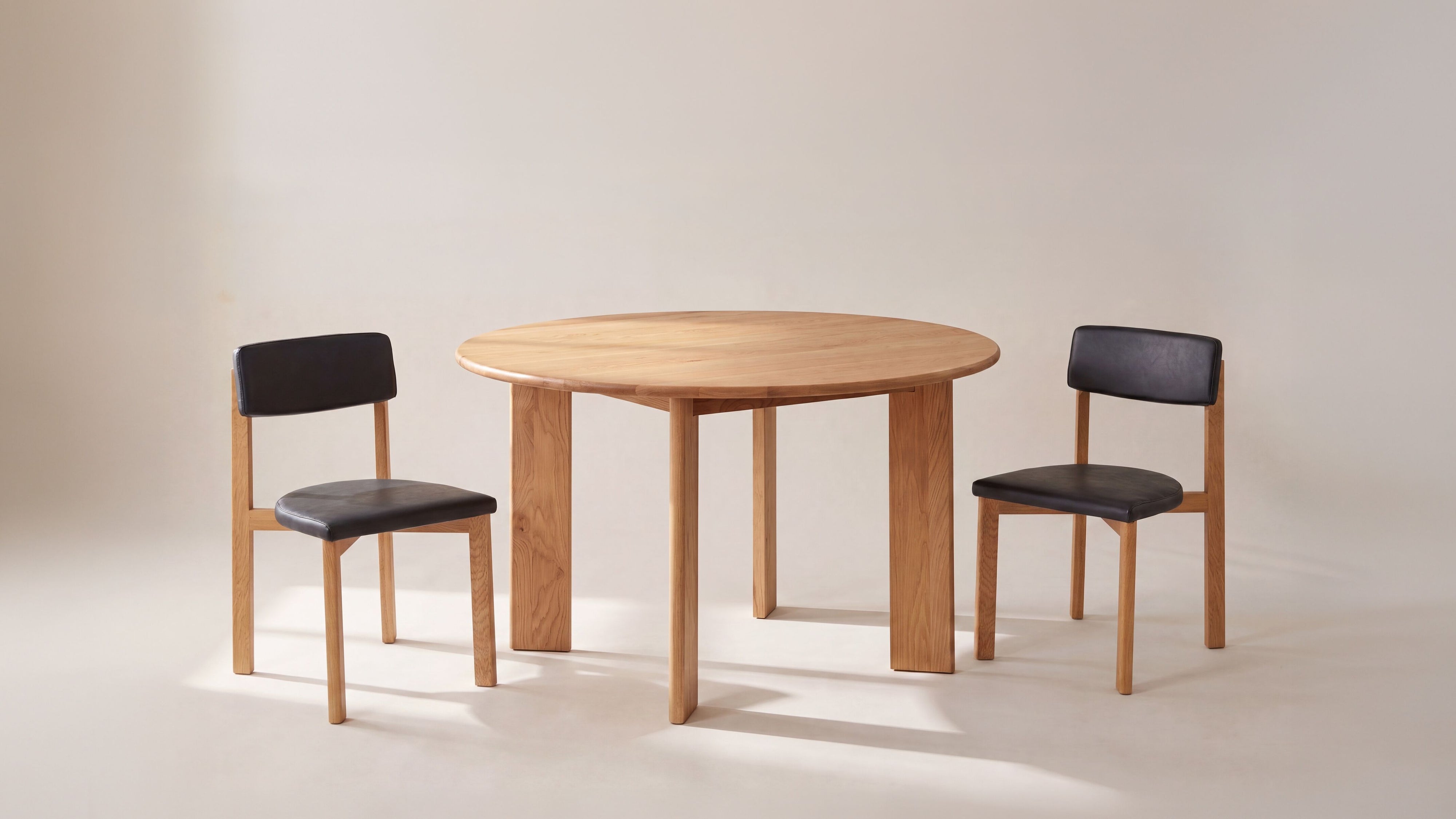 Frame Round Dining Table, Seats 4-5, Oak