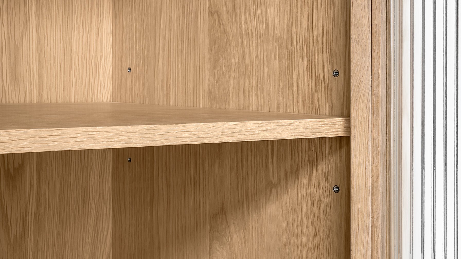 Showcase Media Unit, White Oak