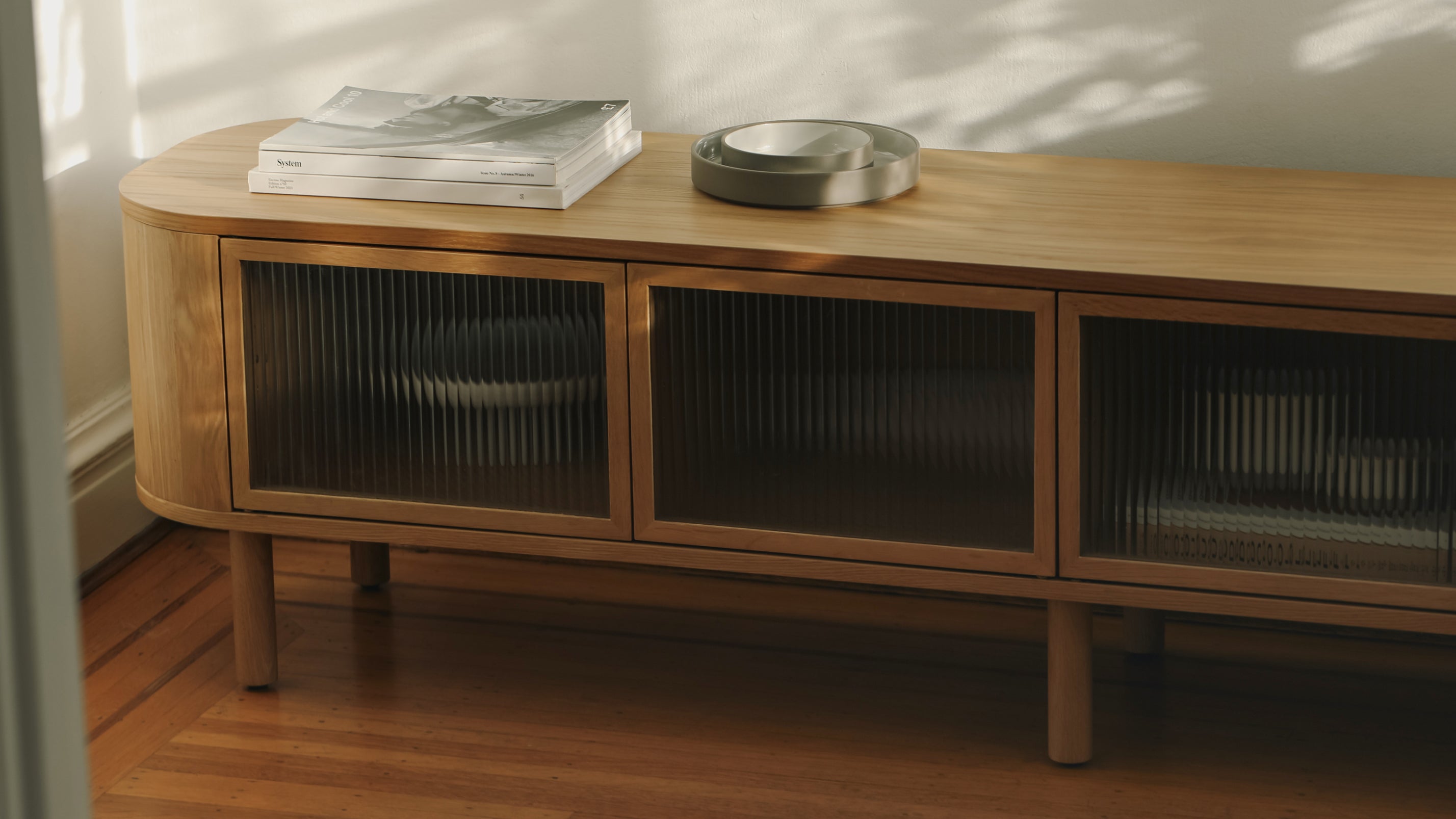Showcase Media Unit, White Oak