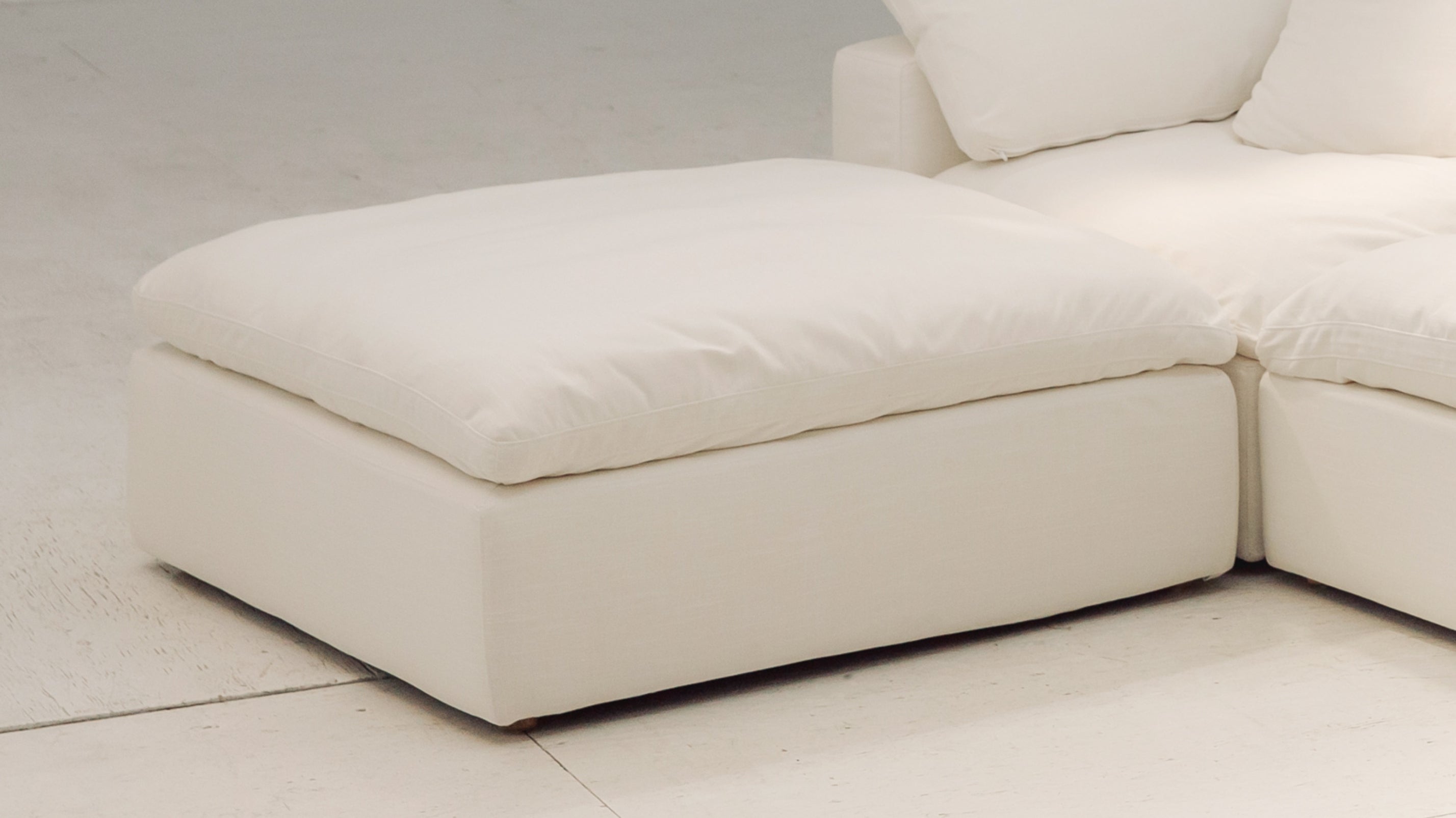 Movie Night™ Ottoman, Large, Cream Linen - Sundays Company CanadaOTT-YJ-902-018