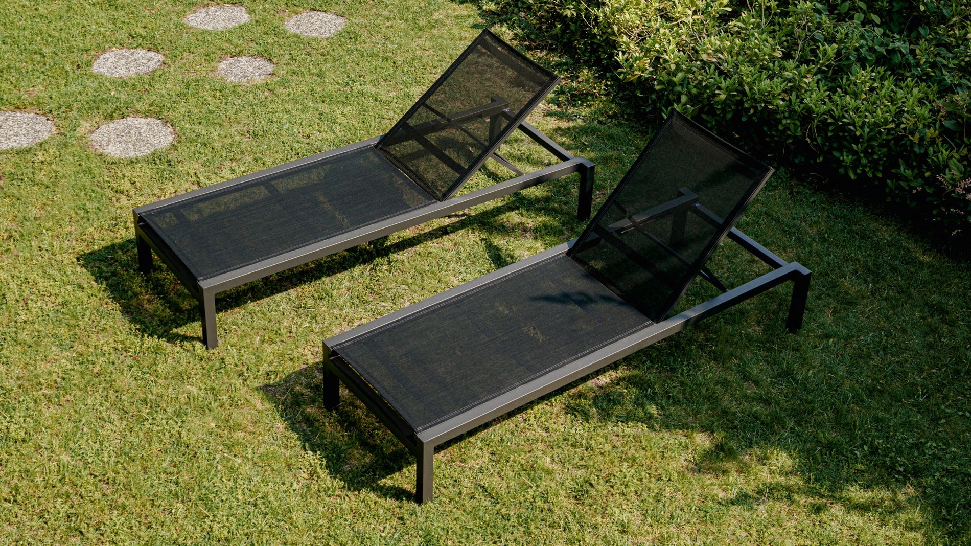 Peaceful Outdoor Lounger (Set of Two), Heron_image