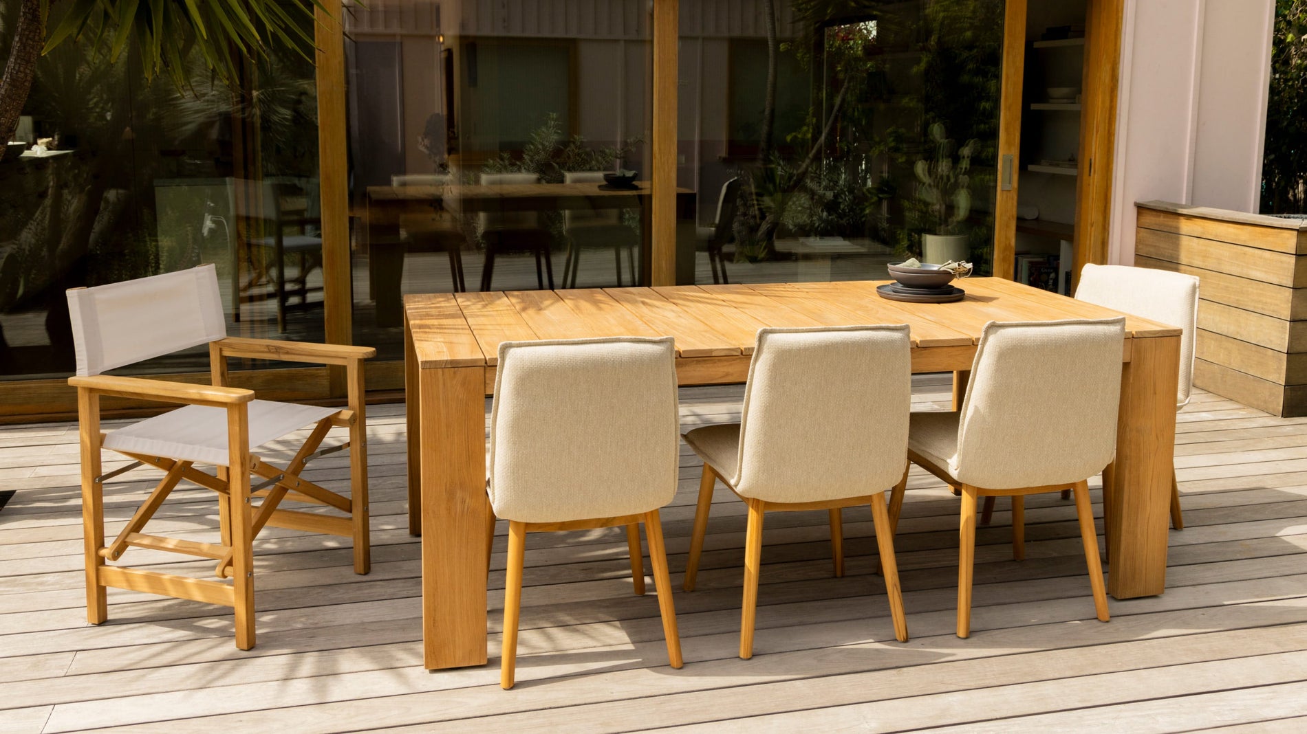 Make Room Outdoor Extendable Dining Table, Seats 6-8 People, Teak_image